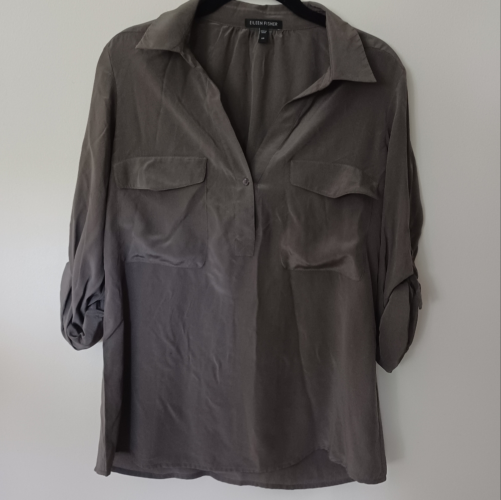 Eileen Fisher 100% silk blouse machine washable Gray silk blouse Size Xs Copy